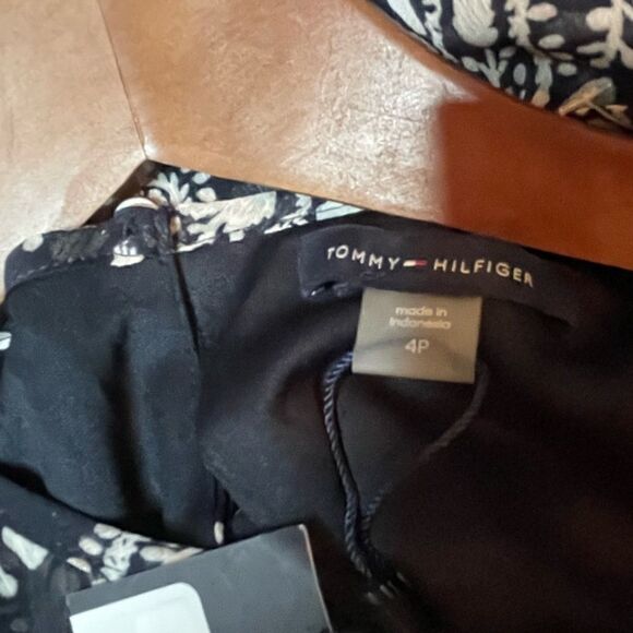 Tommy Hilfiger NWTs Floral Print Whispy Top Sleeveless Dress - Picture 11 of 15